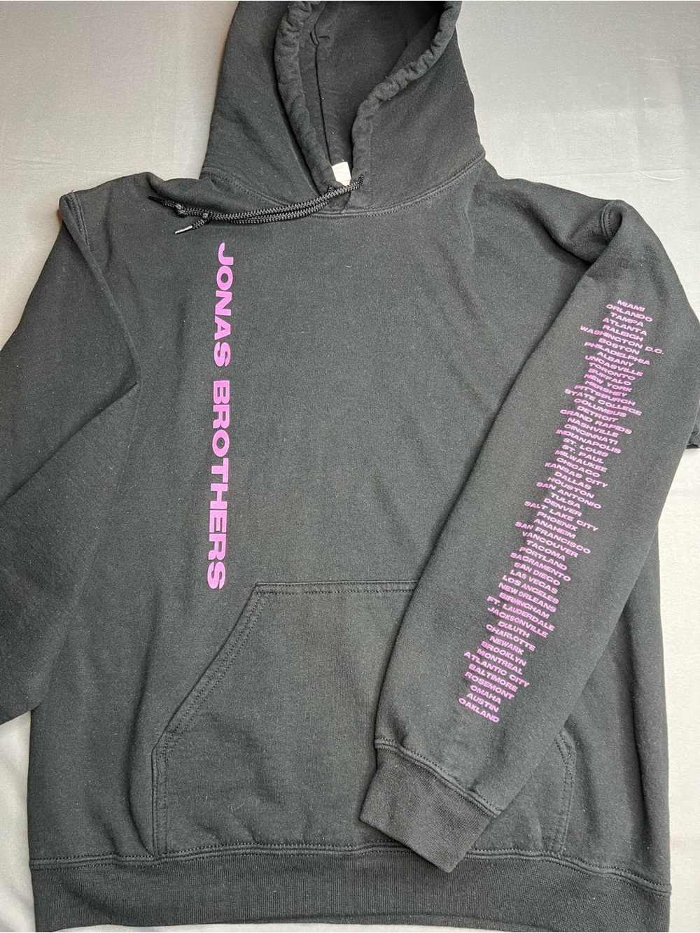 Jonas Brothers Happiness Begins Tour 2019 Black Hoodie Sweatshirt Medium